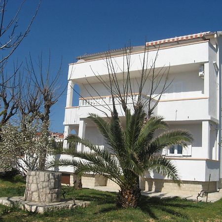 Apartments Frane-20M From Beach Barbat na Rabu ภายนอก รูปภาพ